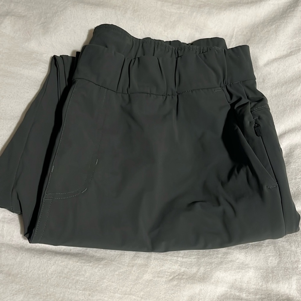 Vuori Miles ankle pants
